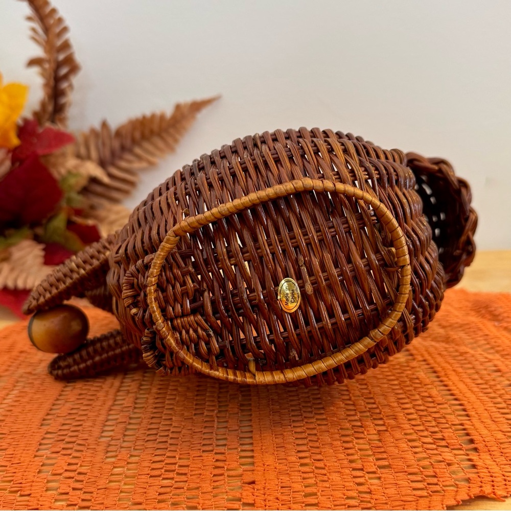 Vintage Wicker Squirrel Basket w/Wooden Acorn - Picture 5 of 6